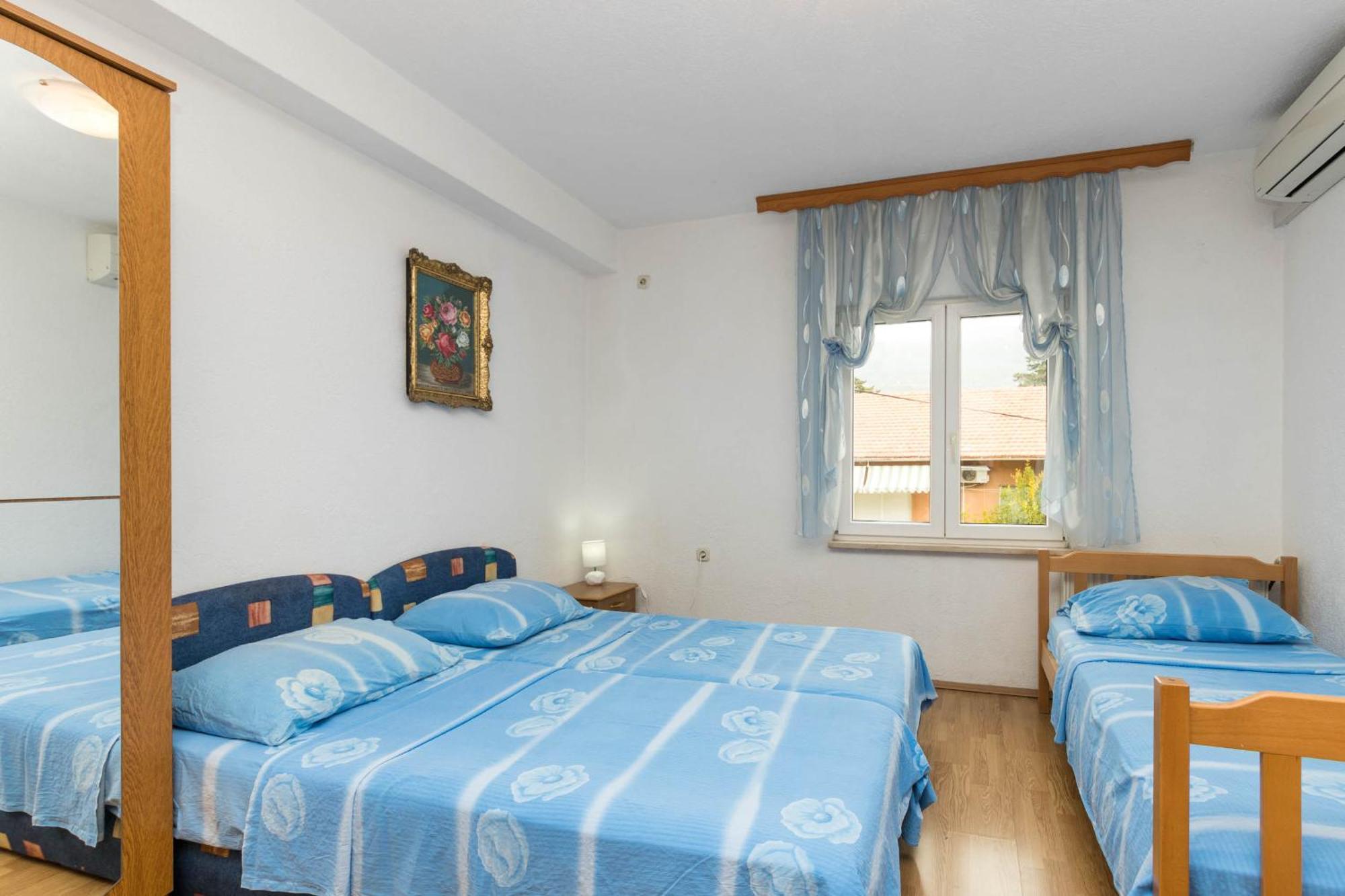 Apartments Cipetic Kastela Exterior photo