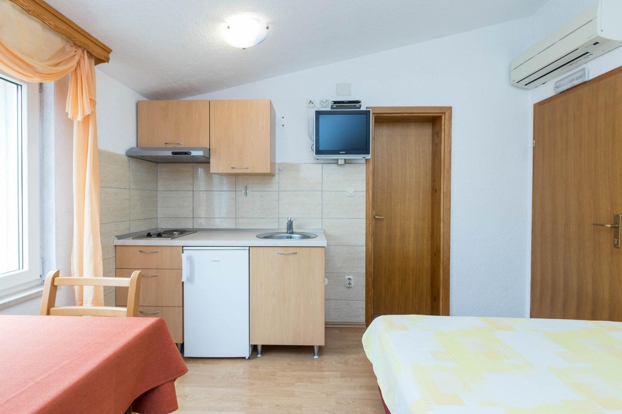 Apartments Cipetic Kastela Exterior photo