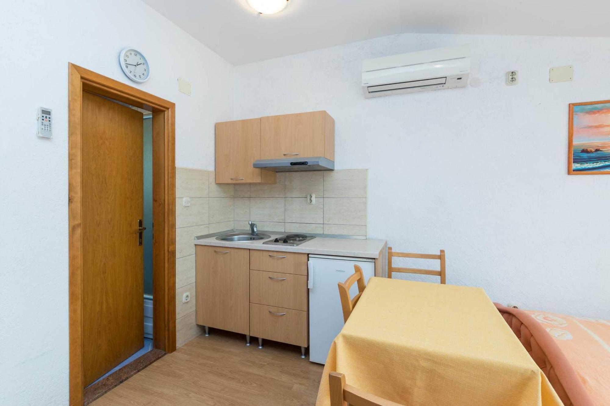 Apartments Cipetic Kastela Exterior photo