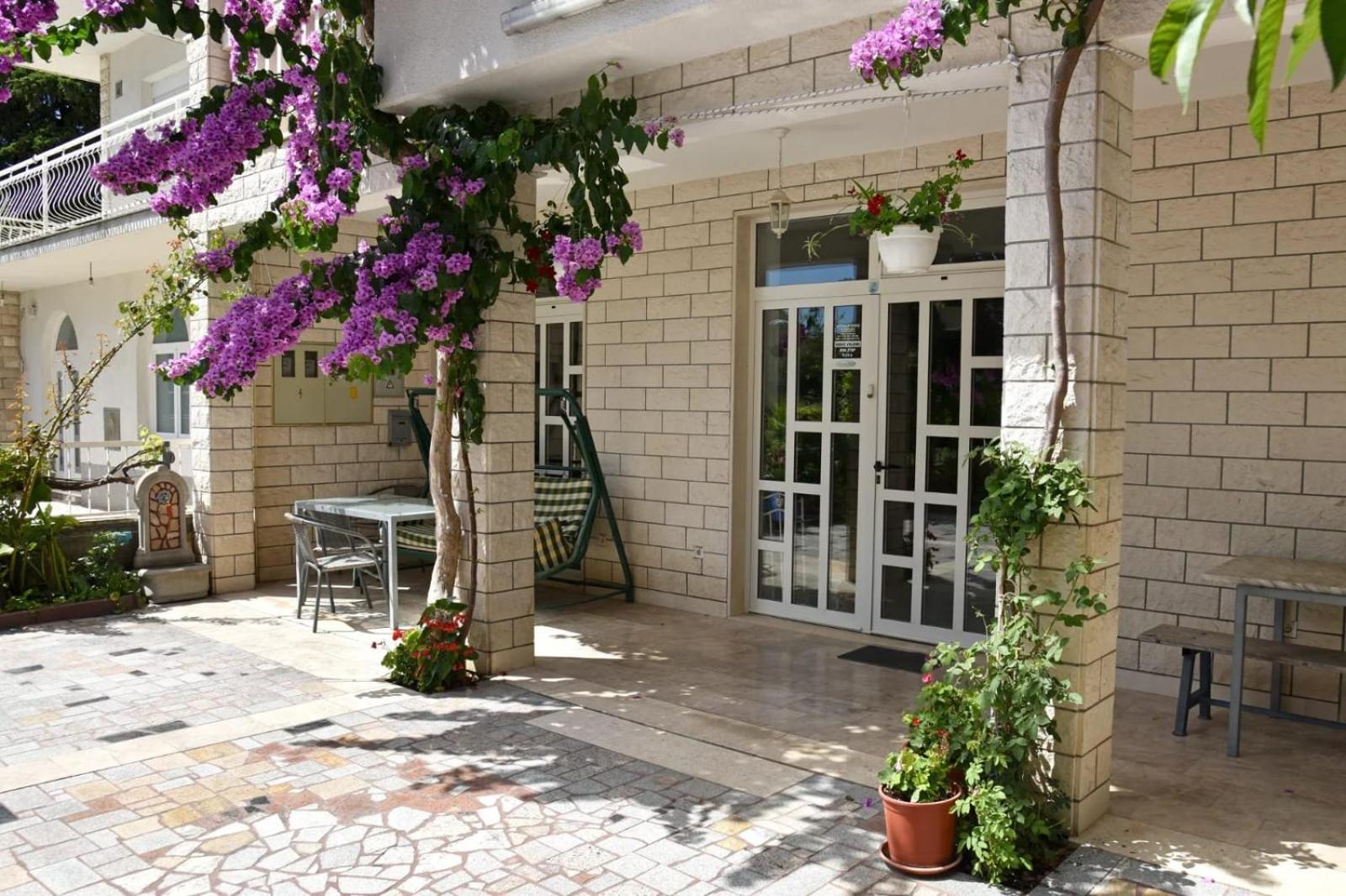 Apartments Cipetic Kastela Exterior photo